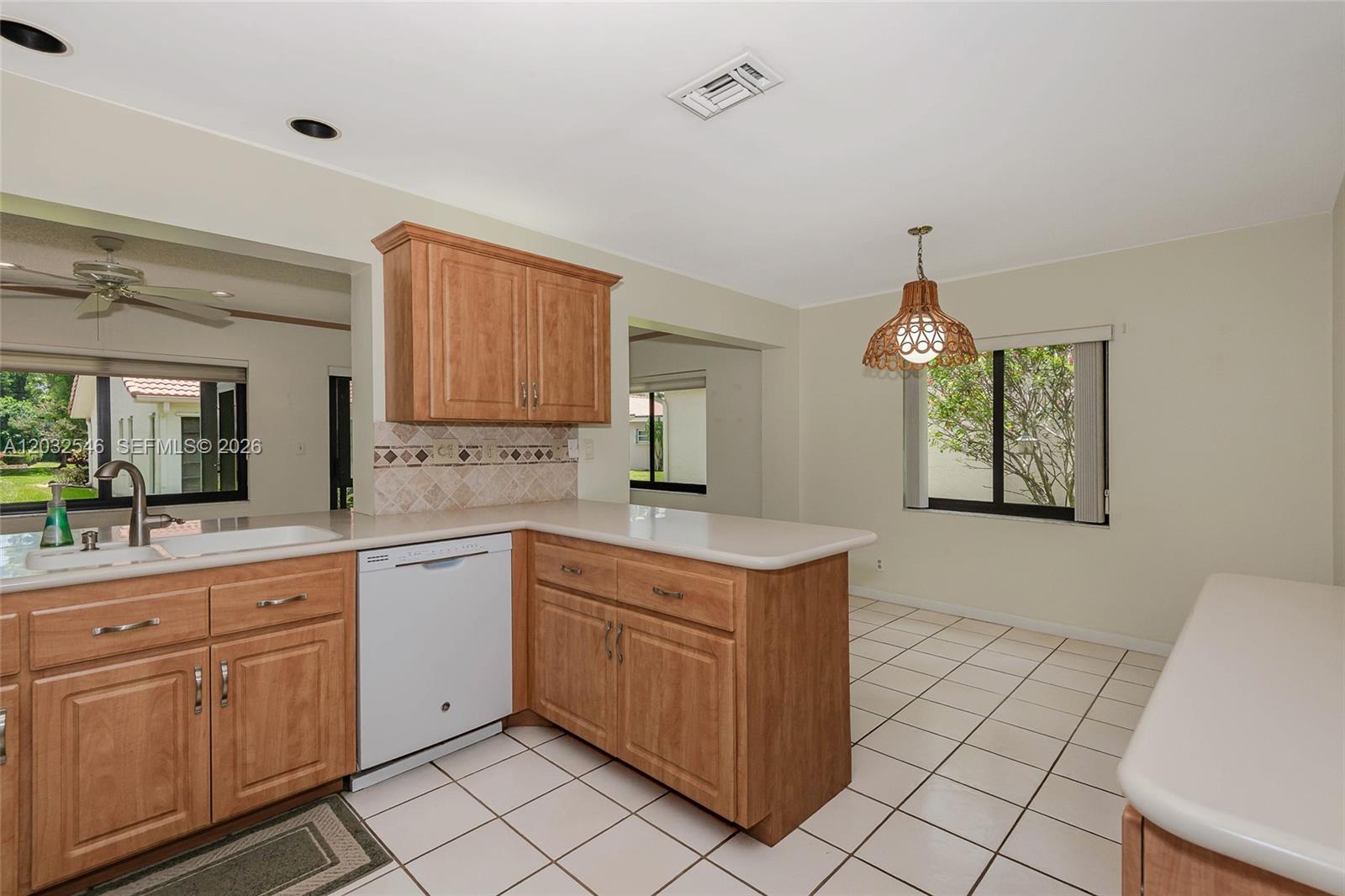7905 Cloverfield Circle Boca Raton, FL 33433 - Photo 10 of 42