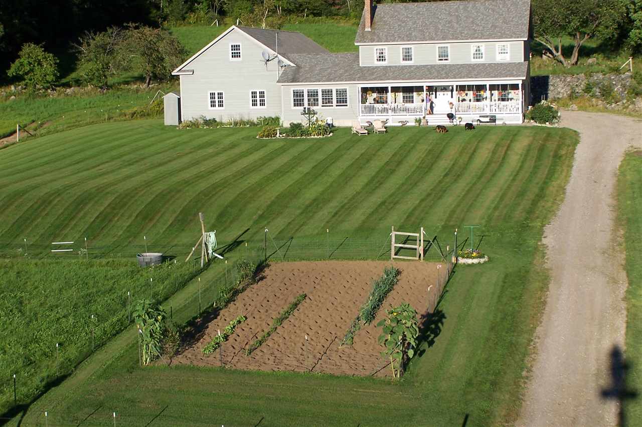 329 North Road Jefferson, NH 03583 - Photo 1 of 40
