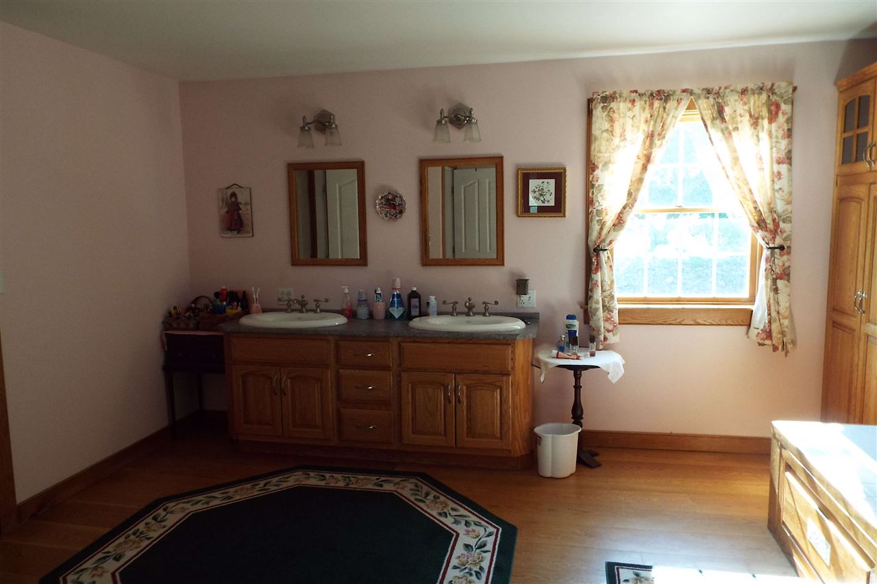329 North Road Jefferson, NH 03583 - Photo 20 of 40