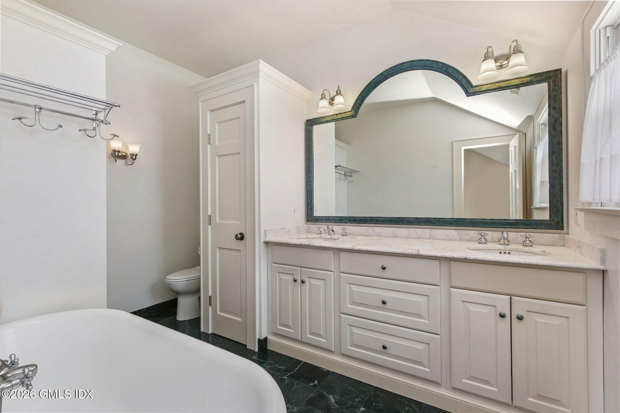 93 Summit Road Riverside, CT 06878 - Photo 21 of 30 55-web-or-mls-93-summit-rd