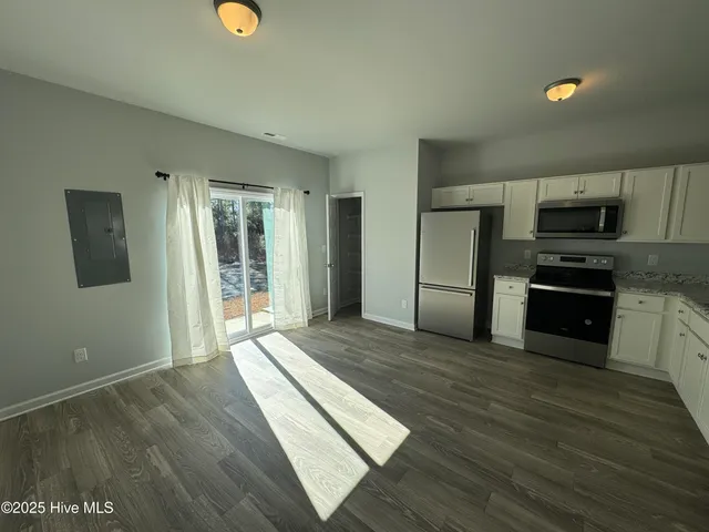 $1,500 | 177 Buckhorn Avenue, Holly Ridge, NC 28445