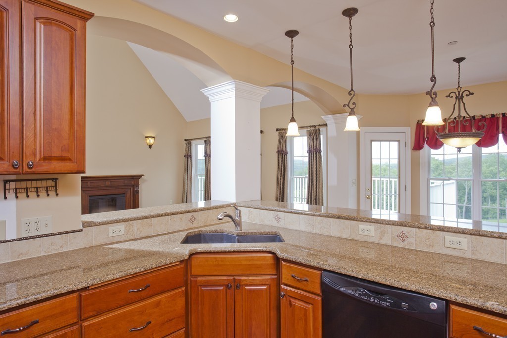 370 Glendale Road Wilbraham, MA 01095 - Photo 5 of 30 Gallery Image 5