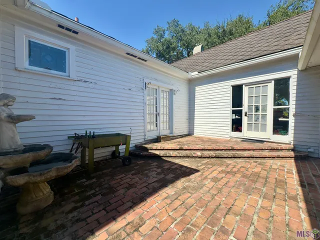 $350,000 | 557 Ave C, Port Allen, LA 70767