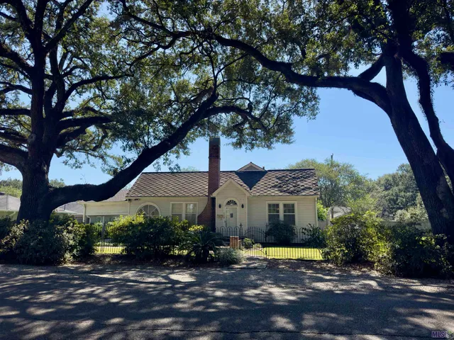 $350,000 | 557 Ave C, Port Allen, LA 70767