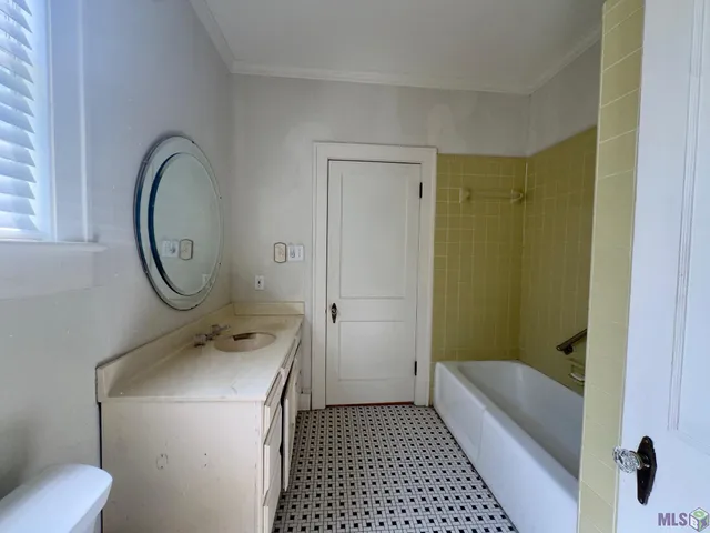 $350,000 | 557 Ave C, Port Allen, LA 70767