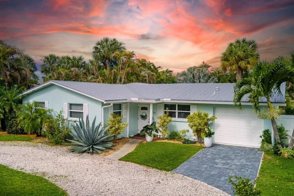 $760,000 | 206 Southeast Wentworth Drive, Stuart, FL 34996