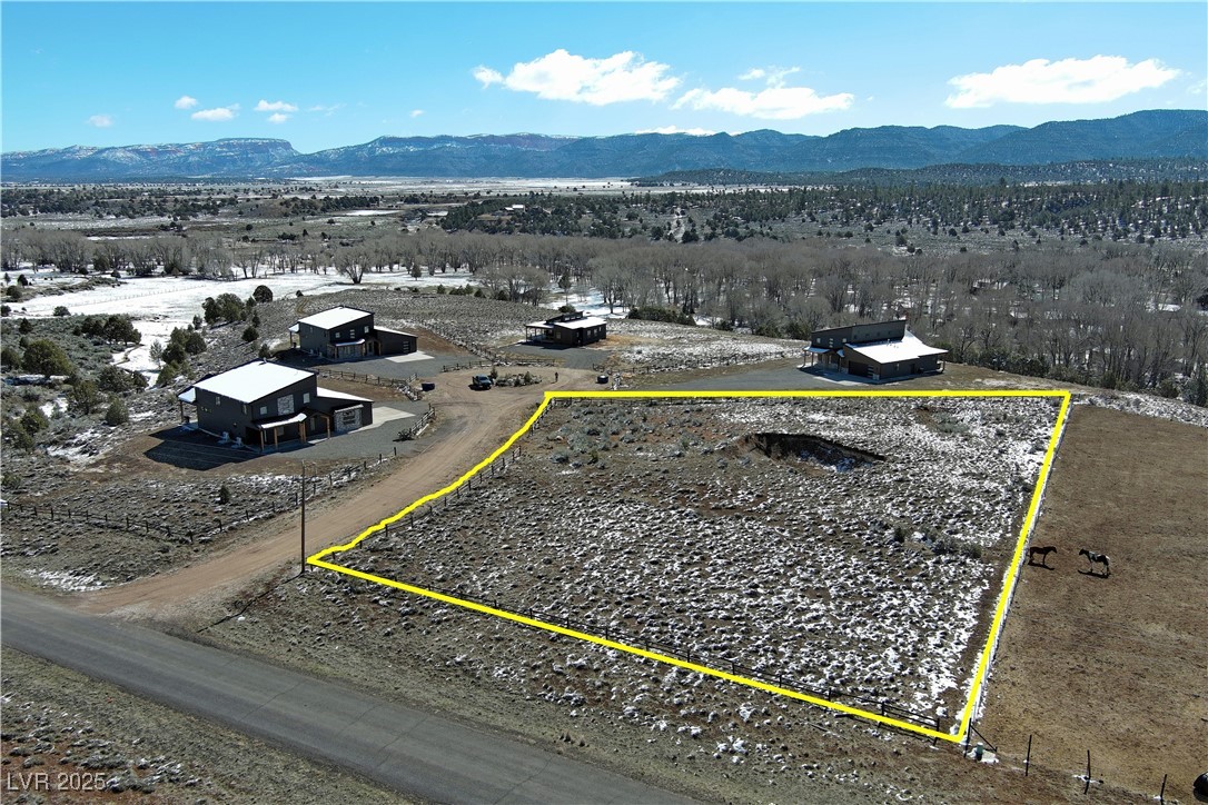 187 West Bryce Gate Circle Hatch, UT 84735 - Photo 24 of 25 Aerial overview of property's location with a moun