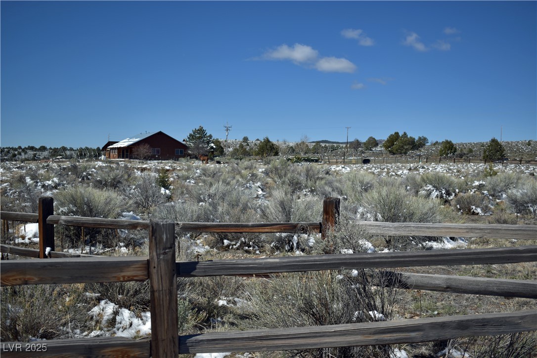 187 West Bryce Gate Circle Hatch, UT 84735 - Photo 6 of 25 View of yard with fence