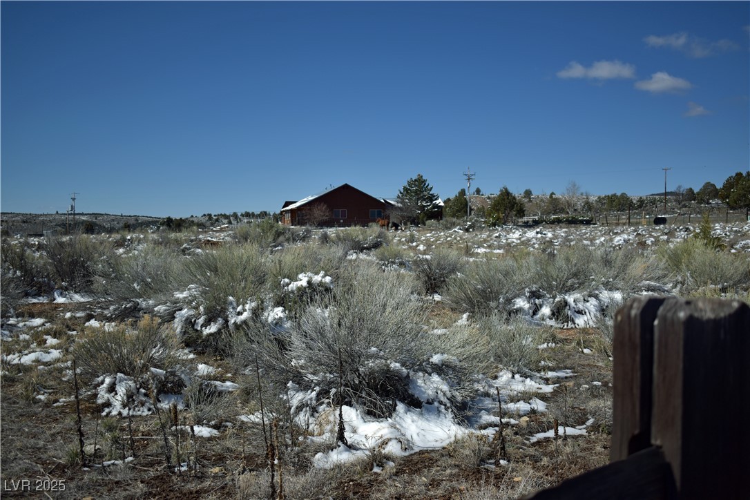 187 West Bryce Gate Circle Hatch, UT 84735 - Photo 7 of 25 View of yard layered in snow