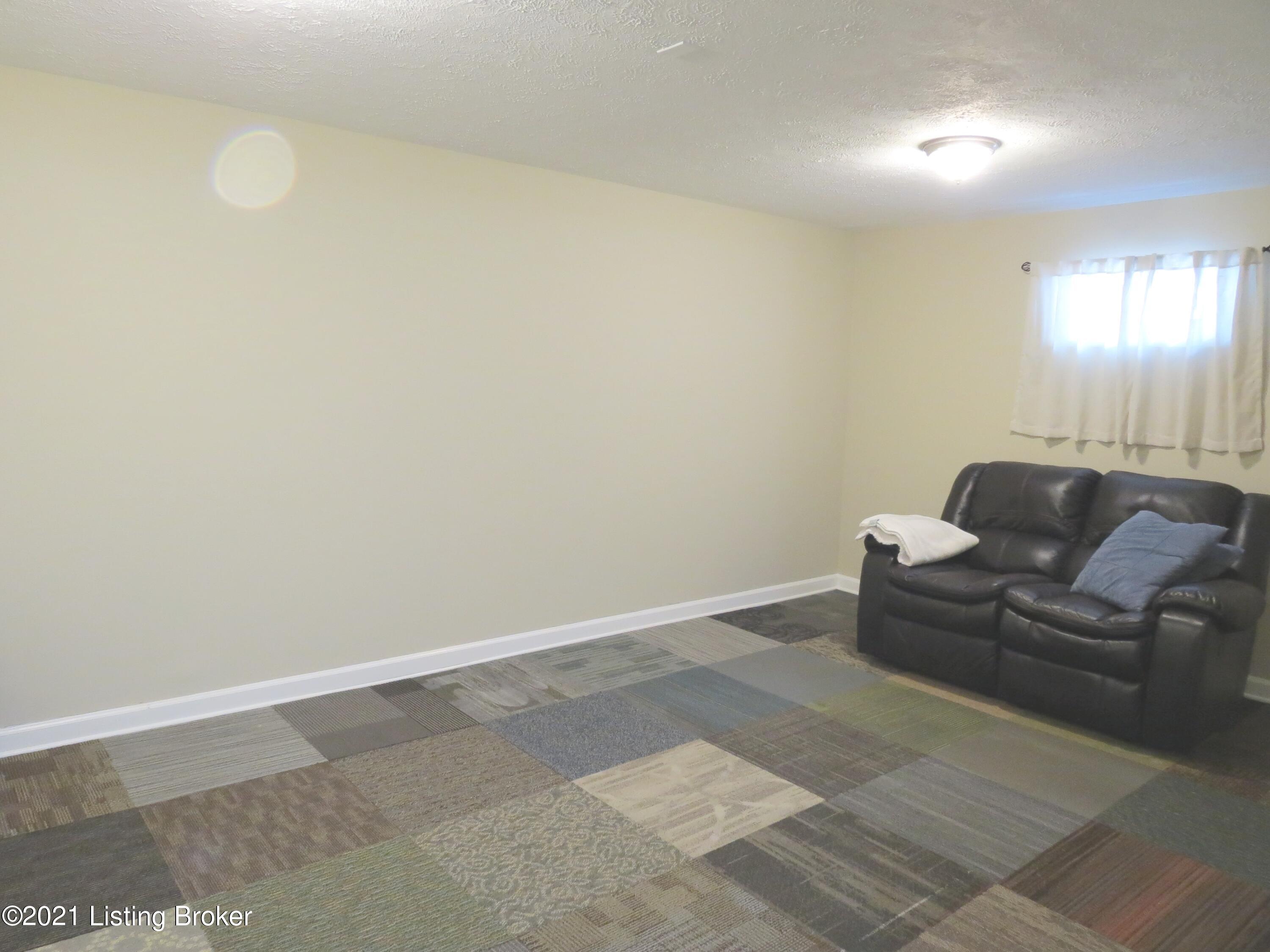 4323 Gaudet Road Louisville, KY 40299 - Photo 23 of 42 IMG_3482