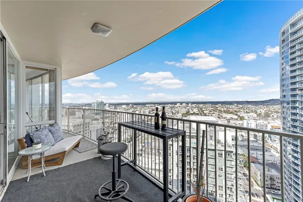 $750,000 | 700 East Ocean Boulevard, Unit 3003, Long Beach, CA 90802