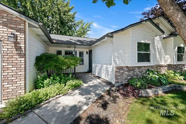 $450,000 | 2466 West Carlton Street, Meridian, ID 83642