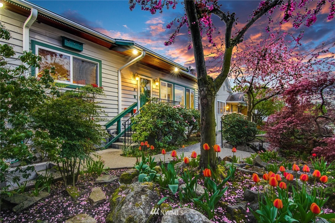 725 North 77th Street Seattle, WA 98103 - Photo 1 of 25