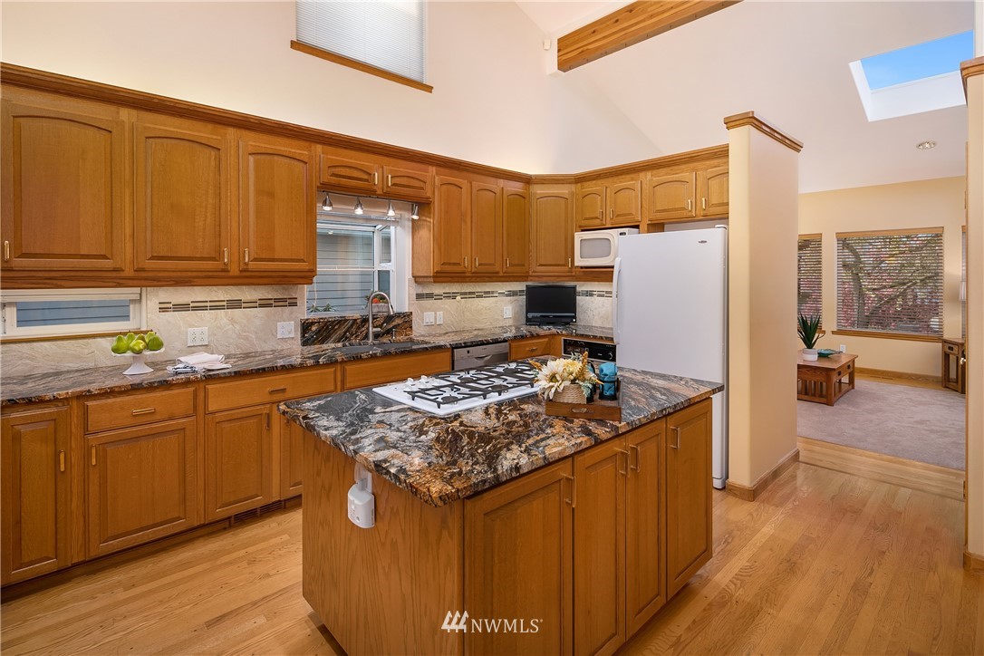 725 North 77th Street Seattle, WA 98103 - Photo 7 of 25
