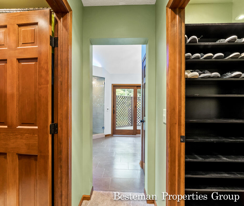 18121 Lovell Road Spring Lake, MI 49456 - Photo 16 of 95 18121LovellRd21Lores