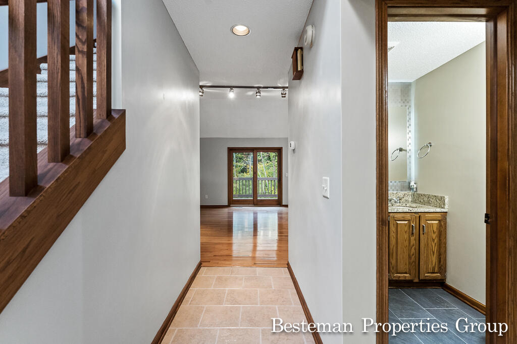 18121 Lovell Road Spring Lake, MI 49456 - Photo 25 of 95 18121LovellRd28Lores