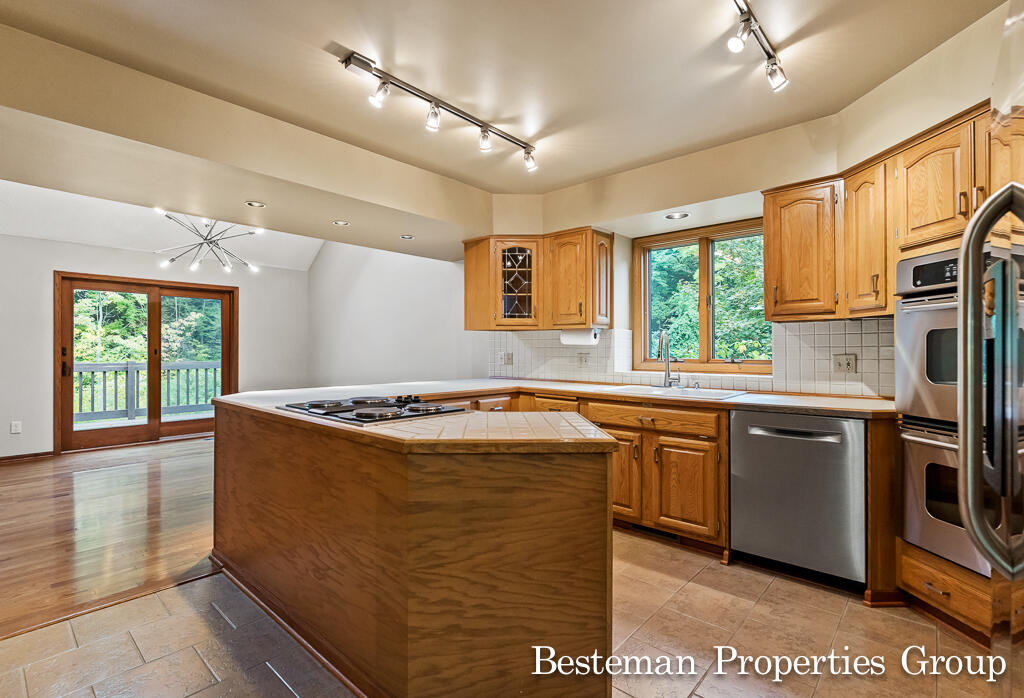 18121 Lovell Road Spring Lake, MI 49456 - Photo 43 of 95 18121LovellRd41Lores