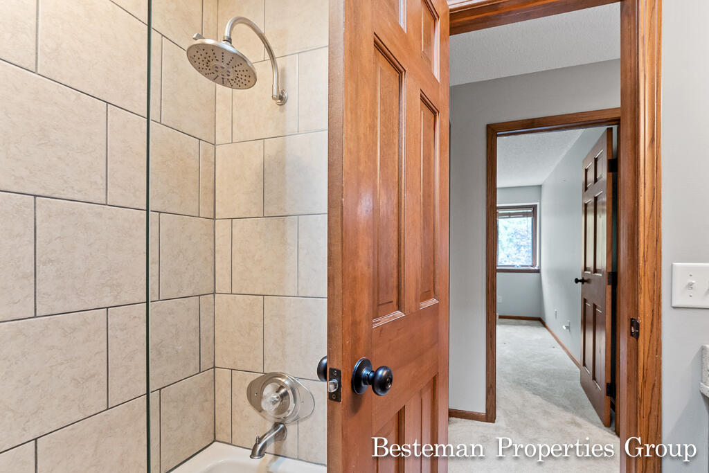 18121 Lovell Road Spring Lake, MI 49456 - Photo 57 of 95 18121LovellRd52Lores