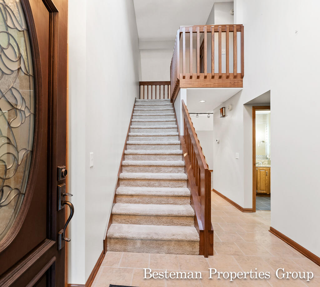 18121 Lovell Road Spring Lake, MI 49456 - Photo 9 of 95 18121LovellRd17Lores