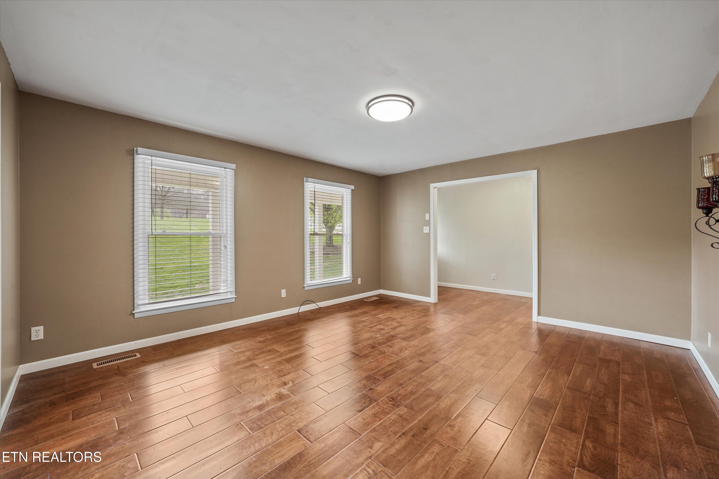 2529 Cunningham Road Knoxville, TN 37918 - Photo 8 of 44 20-2529 Cunningham Rd16