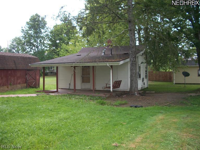311 South Leavitt Road Leavittsburg, OH 44430 - Photo 3 of 15