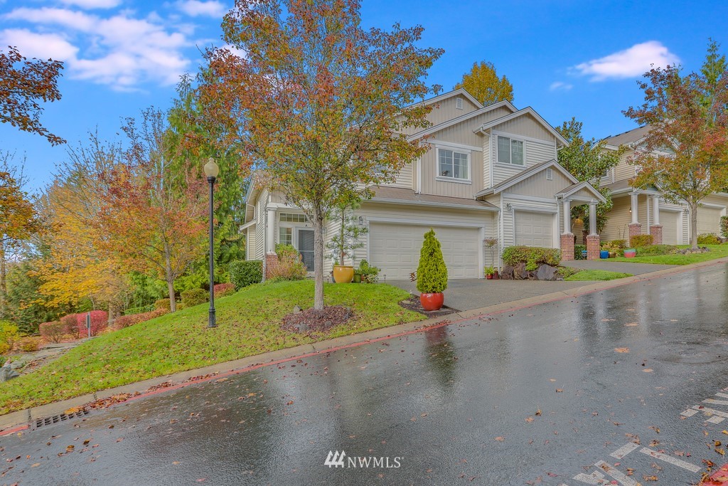 102 South 49th Street, Unit A Renton, WA 98055 - Photo 29 of 35 a view of road with natural light