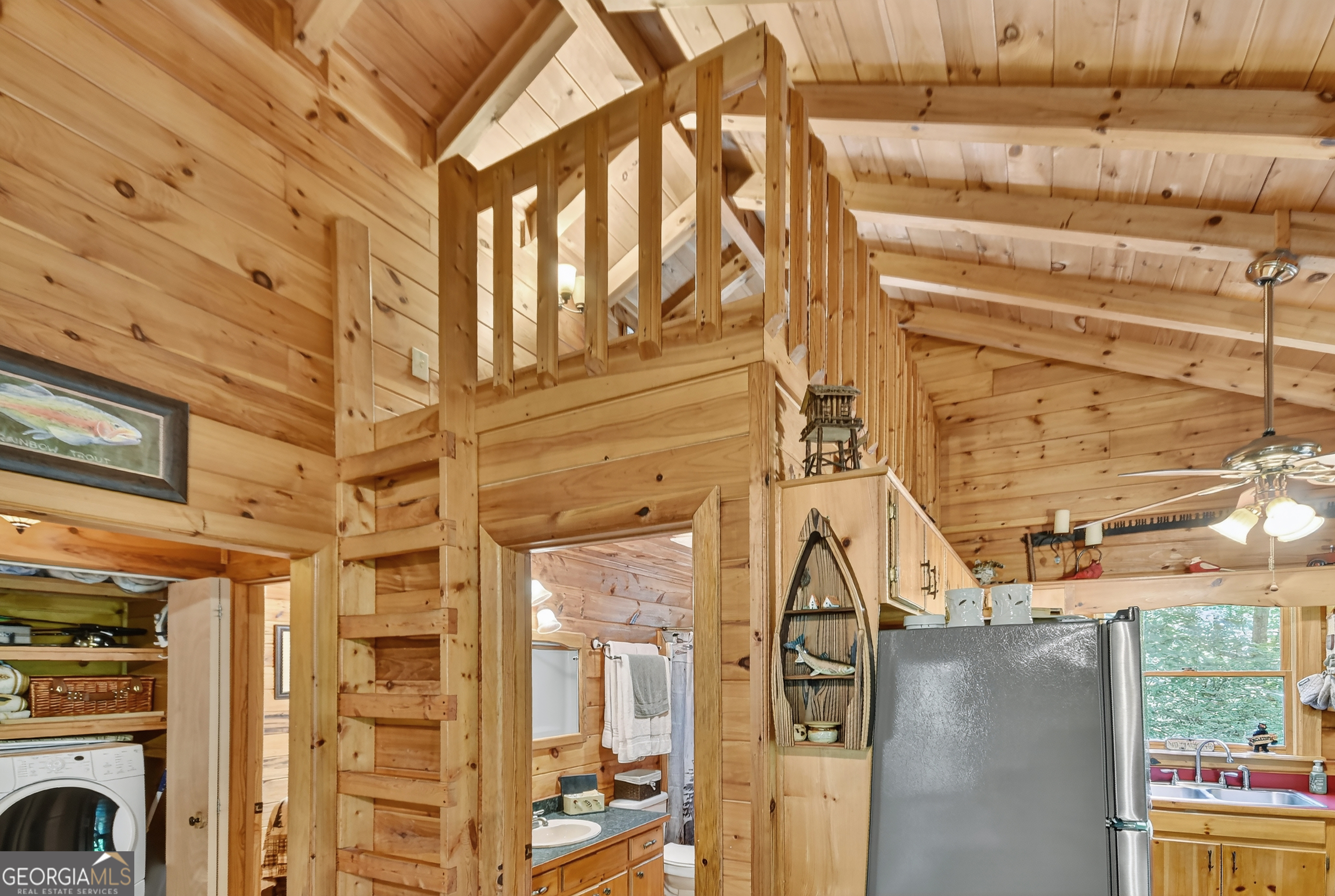 135 Tomahawk Trail Blue Ridge, GA 30513 - Photo 20 of 54 a view of entryway with a area