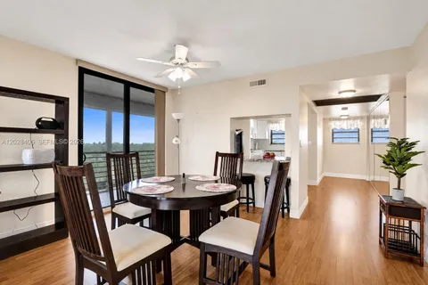 $240,000 | 901 Colony Point Circle, Unit 501, Pembroke Pines, FL 33026