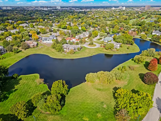 $2,195,000 | 1753 Midwest Club Parkway, Oak Brook, IL 60523