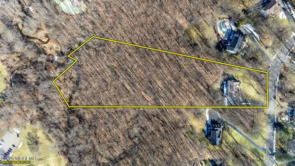 a picture of a black and white photo