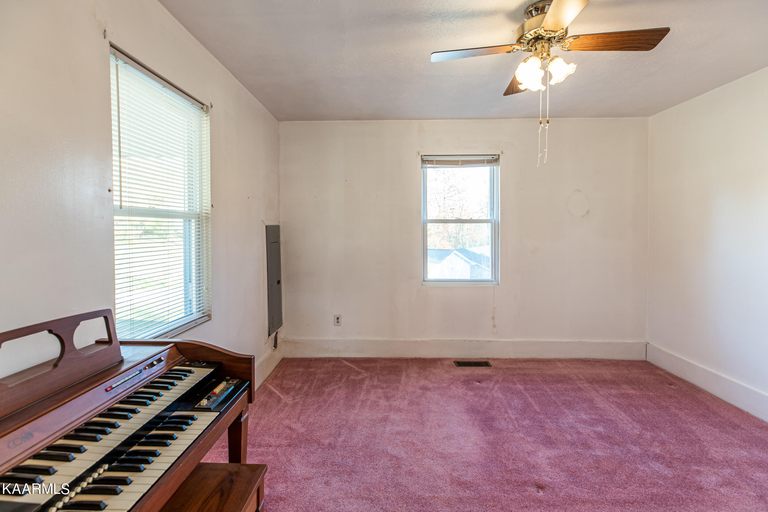 1228 Ridge Road Caryville, TN 37714 - Photo 20 of 52 2E2A79BB-729F-4A6E-A3E8-5BFECAE85440