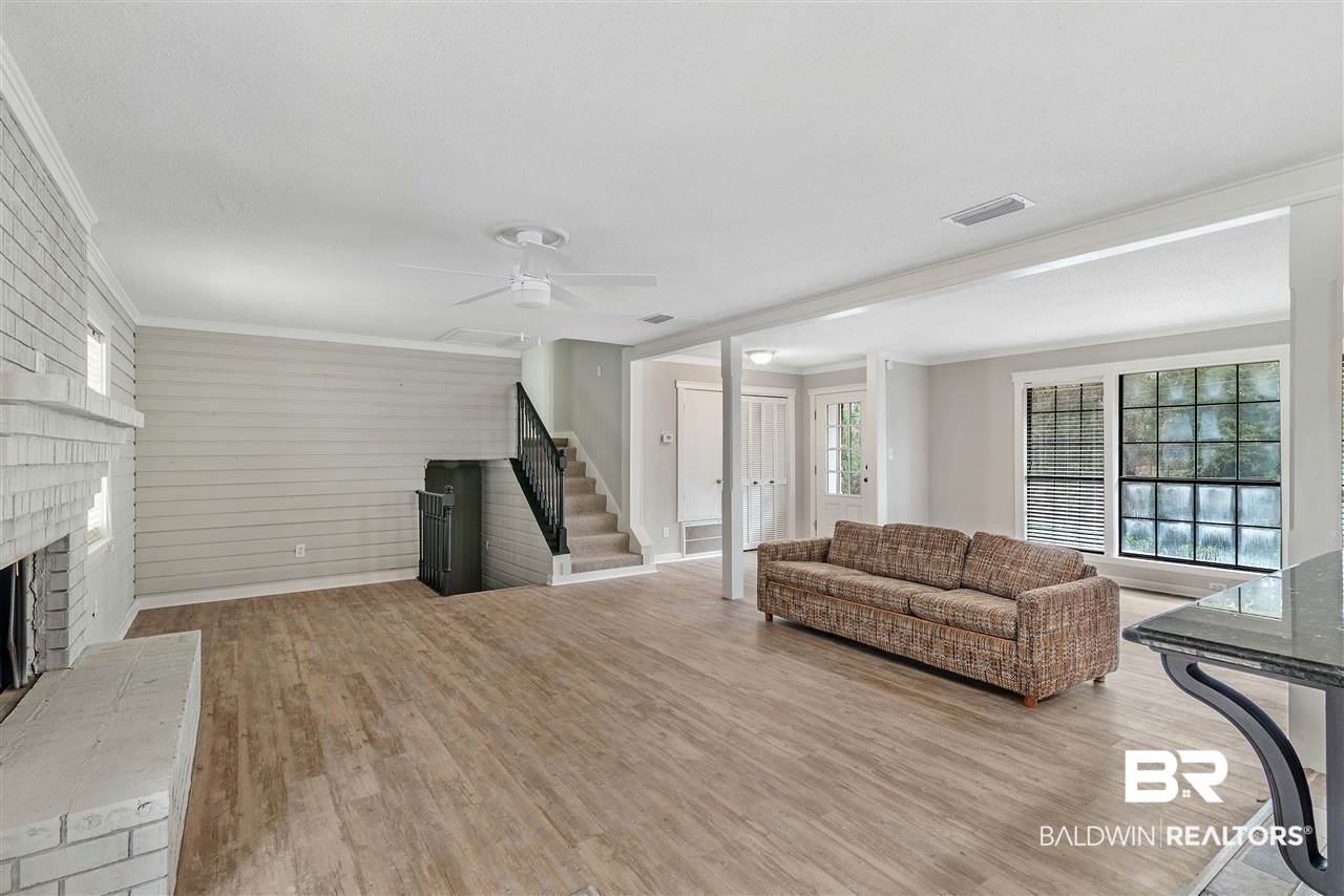 333 Ridgewood Drive Daphne, AL 36526 - Photo 7 of 29