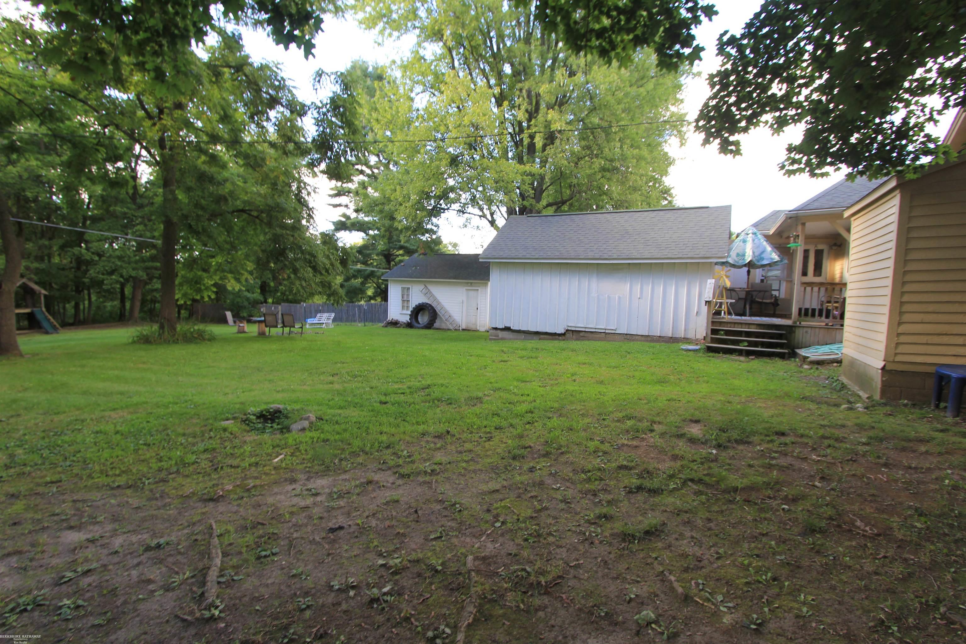 6831 Jefferson Road North Branch, MI 48461 - Photo 23 of 32 50187210-5b7464ca-31e0-4633-9183-c8d484528338.JPG