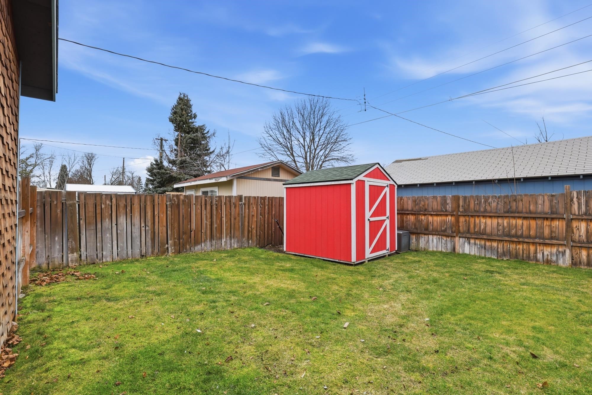 3927 East 26th Avenue Spokane, WA 99223 - Photo 21 of 44