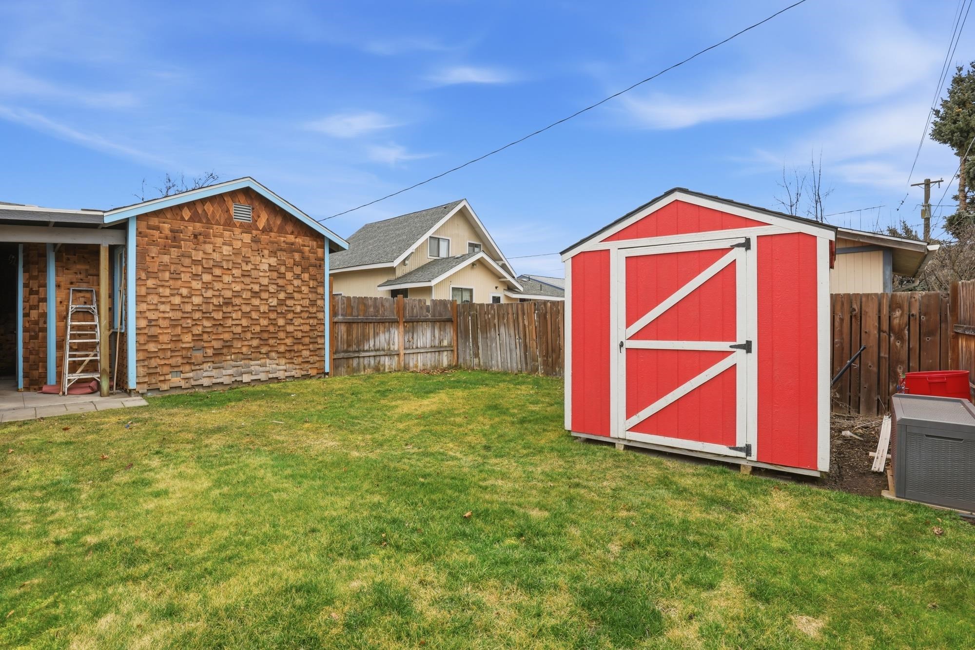 3927 East 26th Avenue Spokane, WA 99223 - Photo 22 of 44