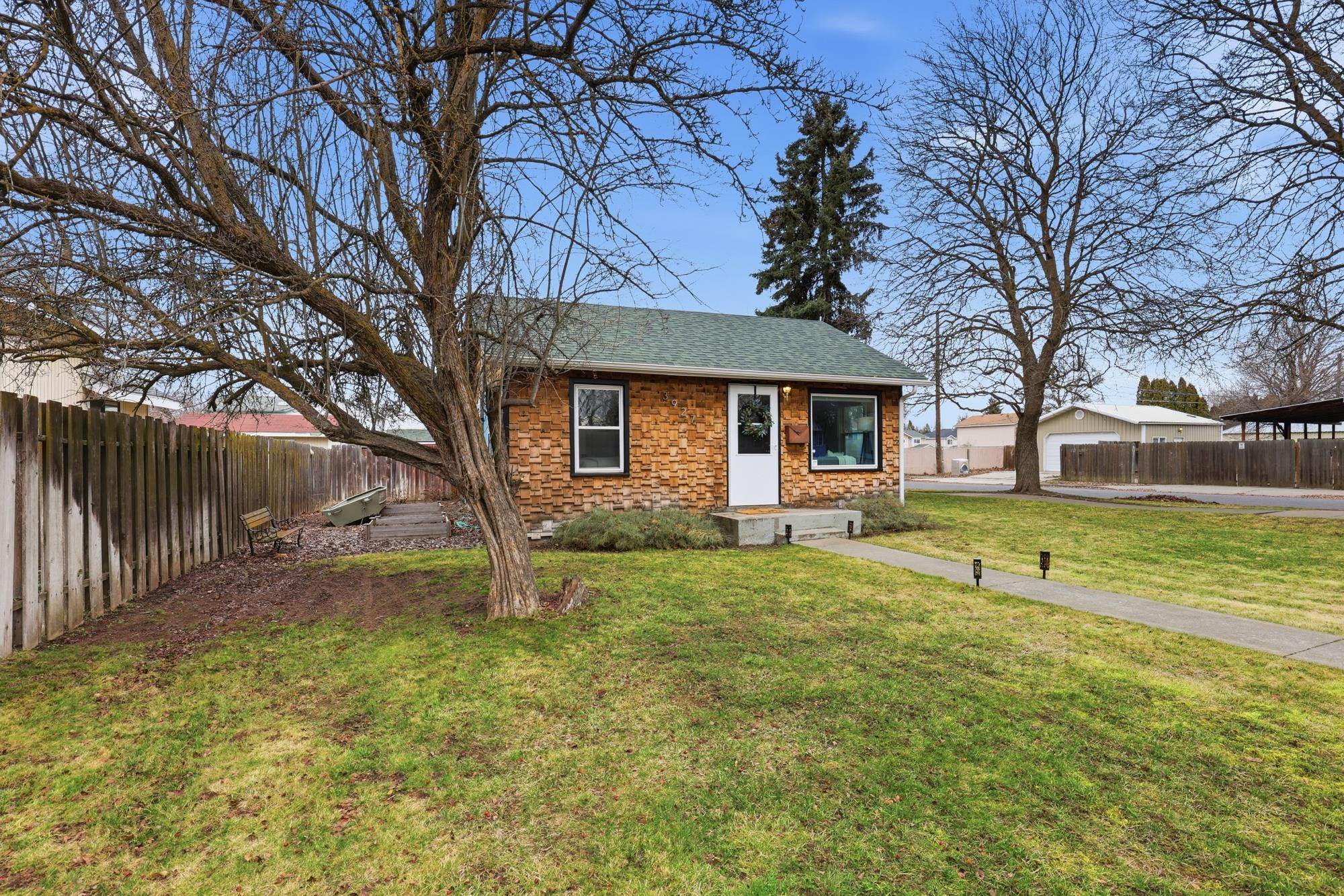 3927 East 26th Avenue Spokane, WA 99223 - Photo 33 of 44