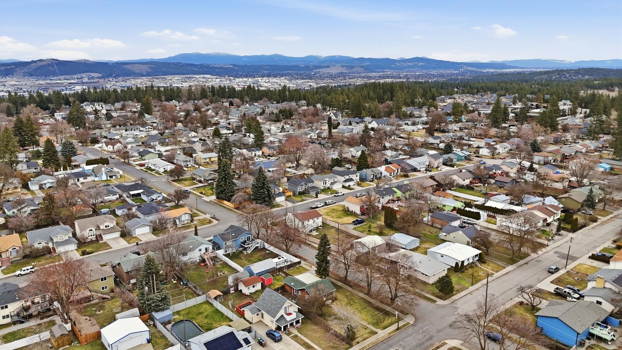 3927 East 26th Avenue Spokane, WA 99223 - Photo 35 of 44