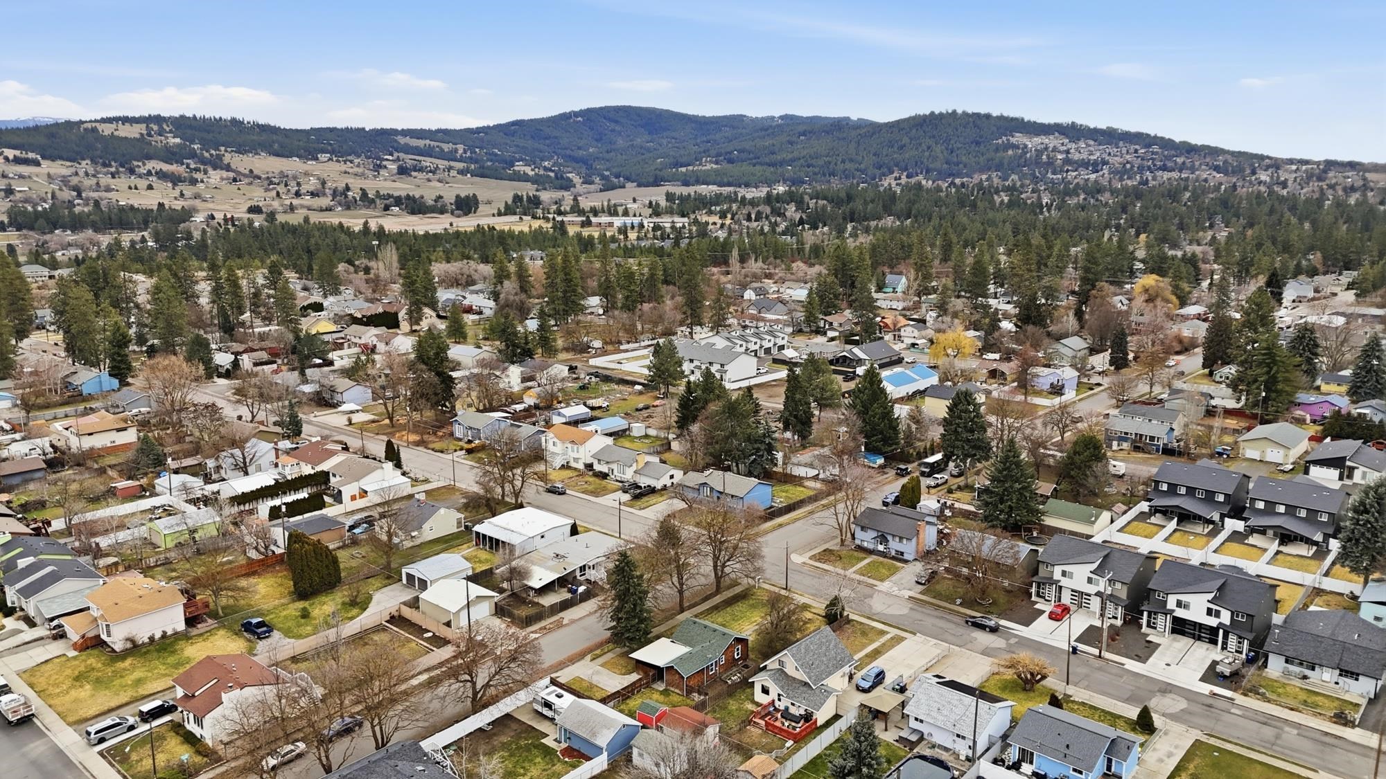 3927 East 26th Avenue Spokane, WA 99223 - Photo 36 of 44