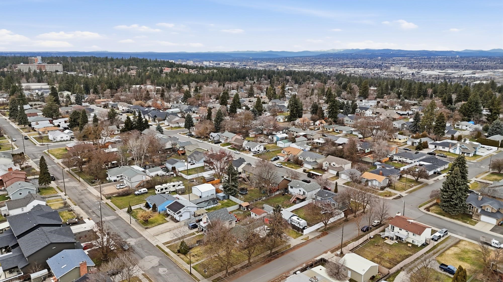 3927 East 26th Avenue Spokane, WA 99223 - Photo 40 of 44
