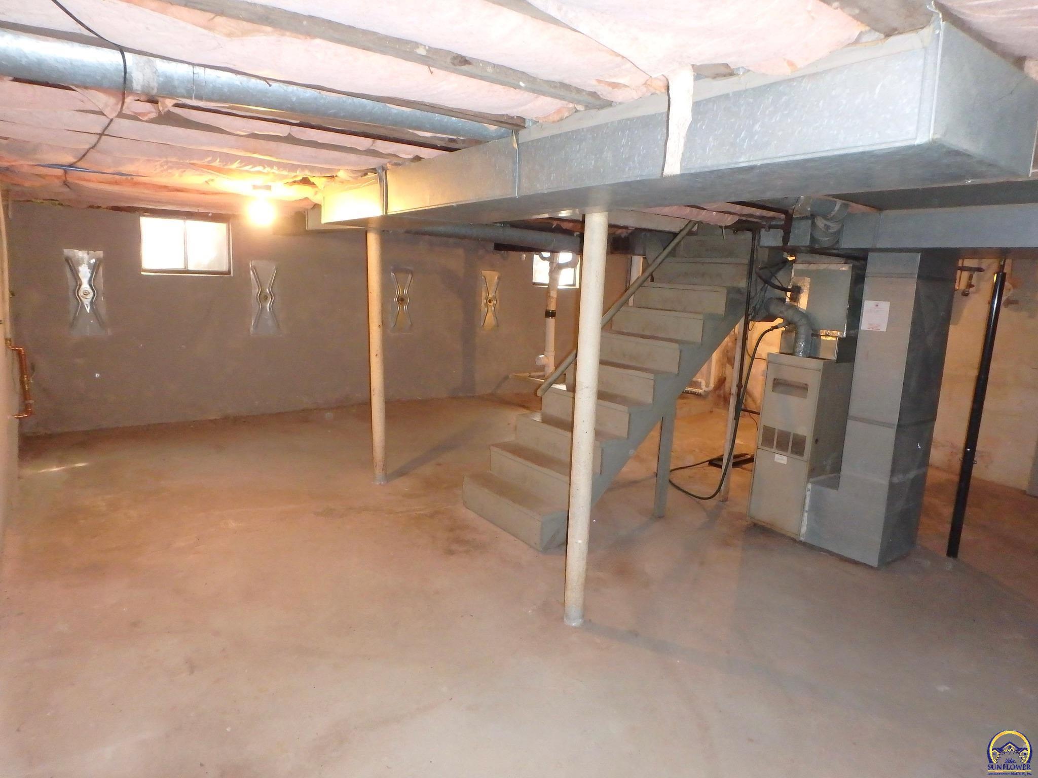 701 Southwest MacVicar Avenue Topeka, KS 66606 - Photo 16 of 18