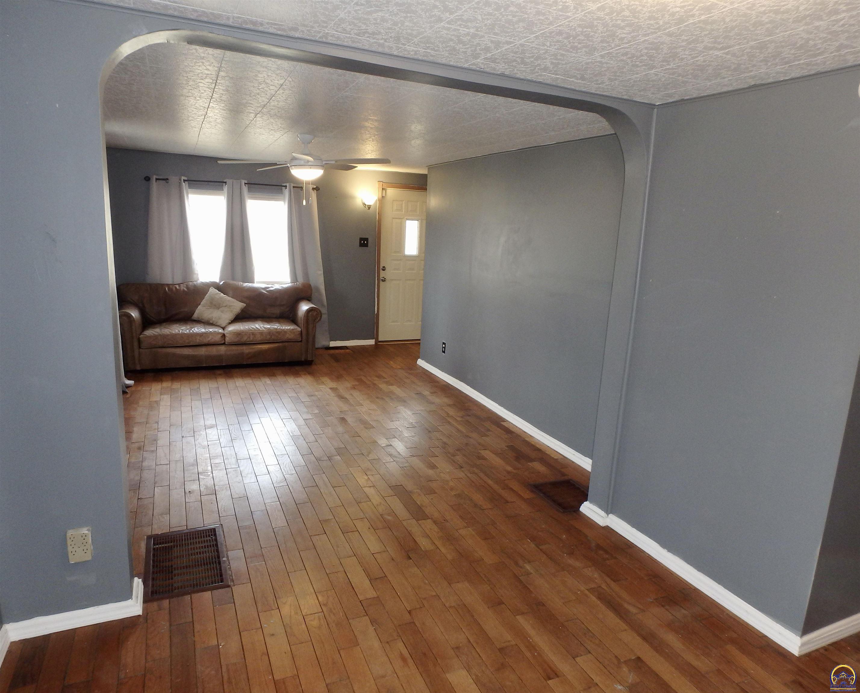 701 Southwest MacVicar Avenue Topeka, KS 66606 - Photo 3 of 18