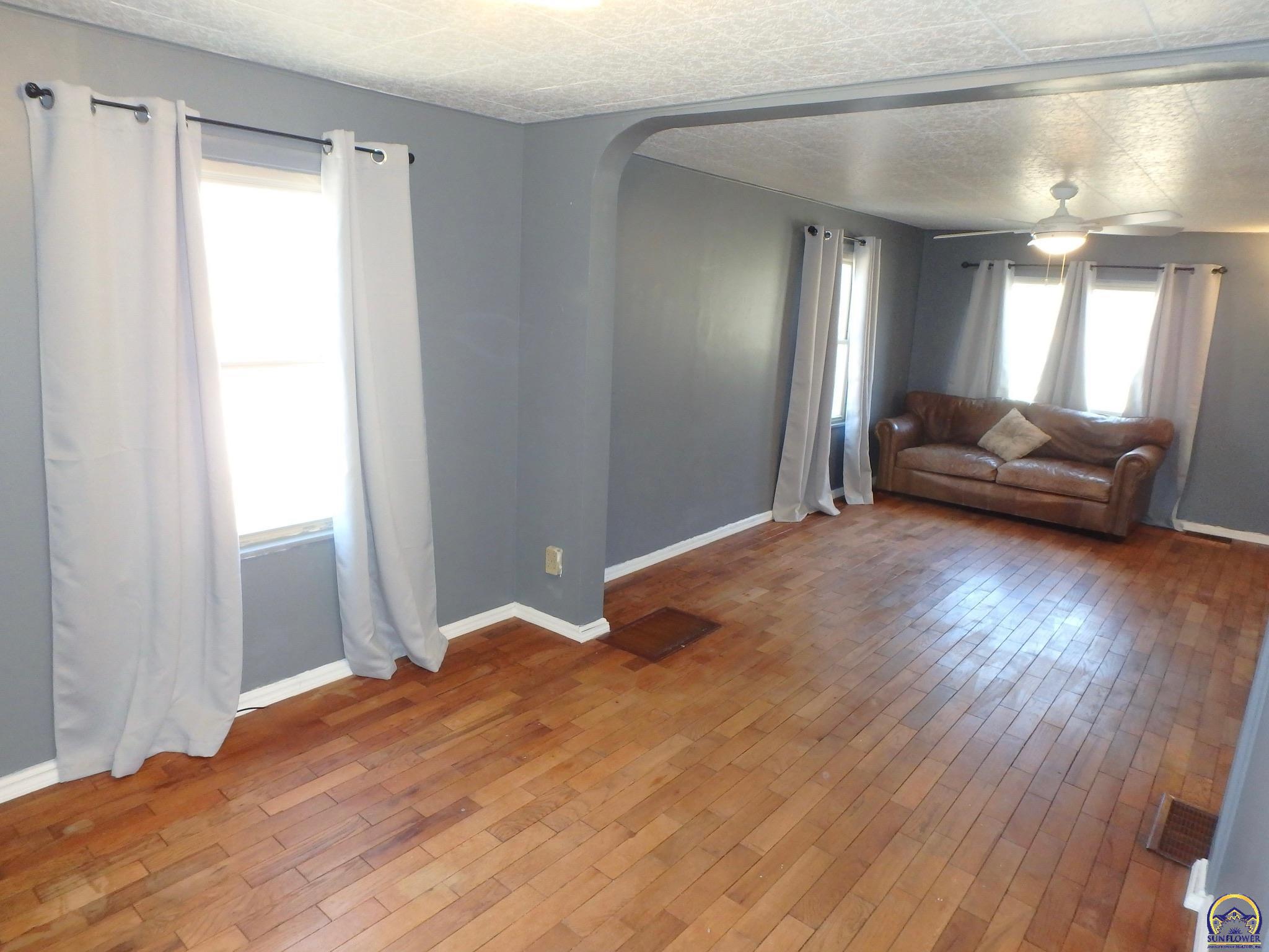 701 Southwest MacVicar Avenue Topeka, KS 66606 - Photo 4 of 18