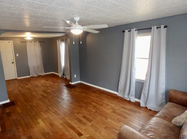 $147,500 | 701 Southwest MacVicar Avenue, Topeka, KS 66606