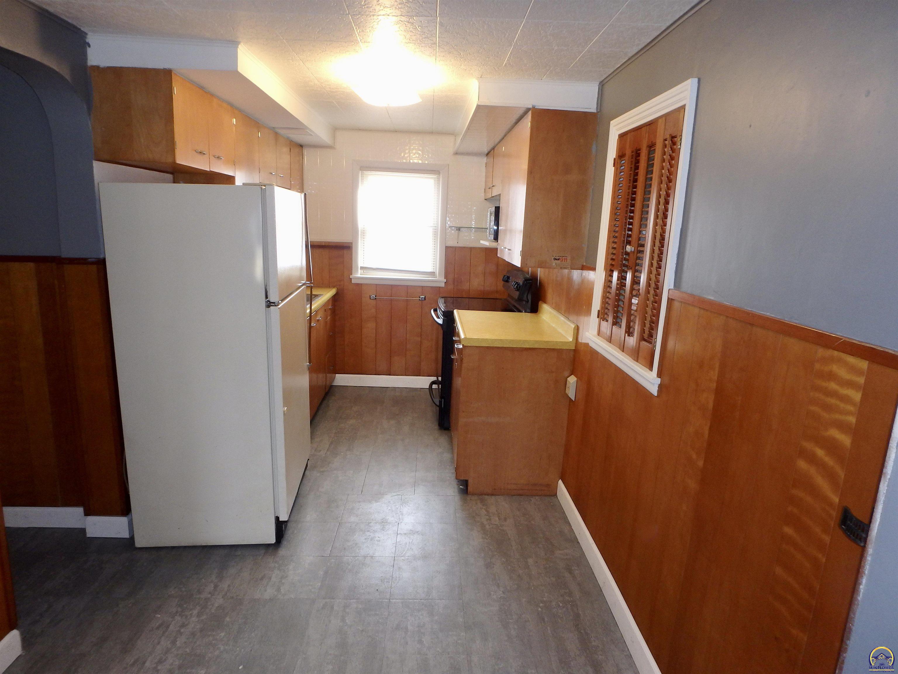 701 Southwest MacVicar Avenue Topeka, KS 66606 - Photo 6 of 18
