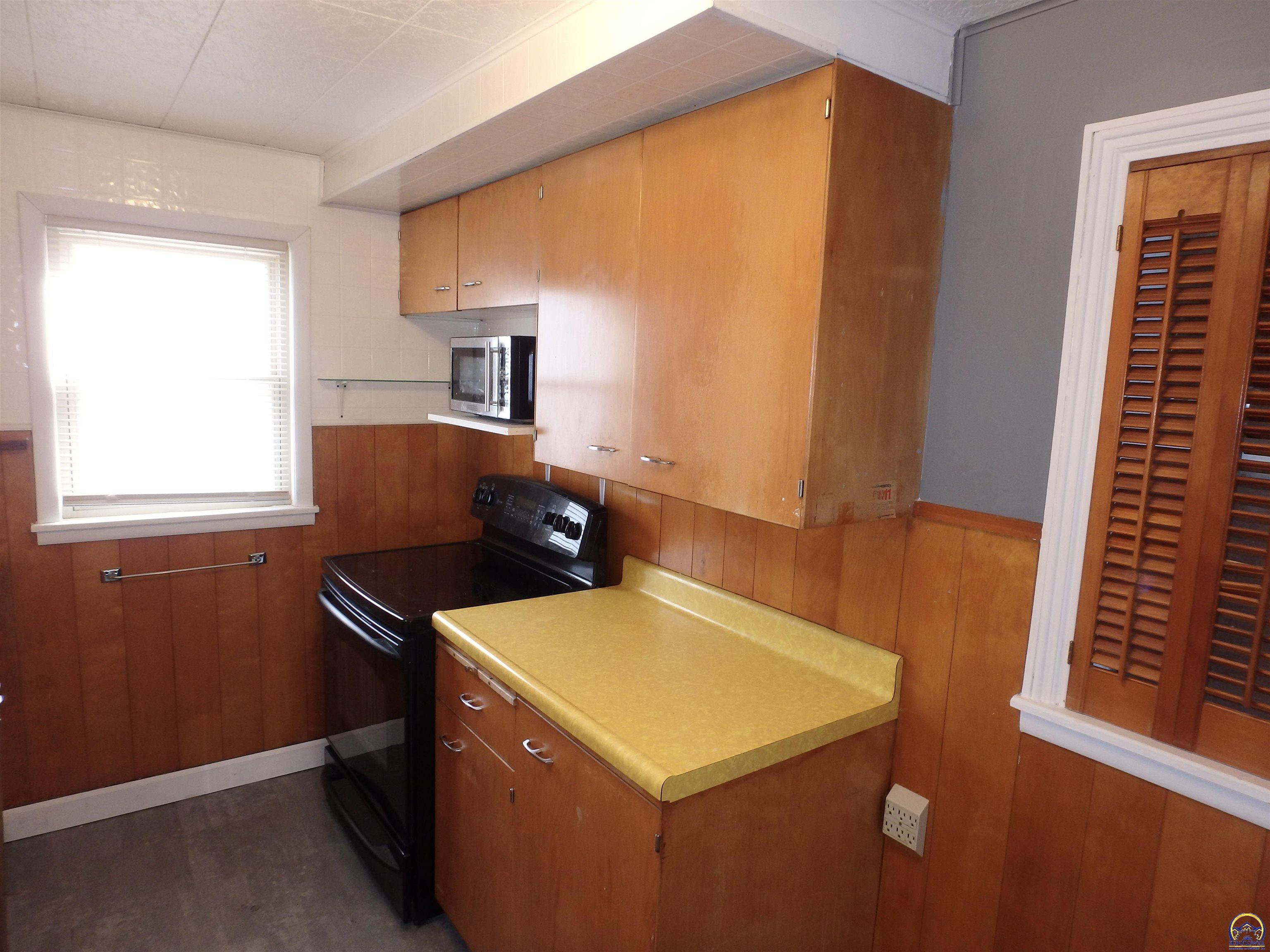 701 Southwest MacVicar Avenue Topeka, KS 66606 - Photo 9 of 18