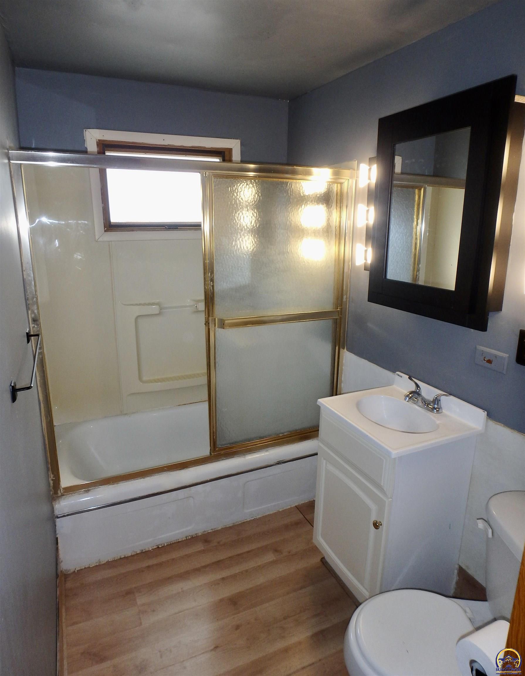 701 Southwest MacVicar Avenue Topeka, KS 66606 - Photo 10 of 18