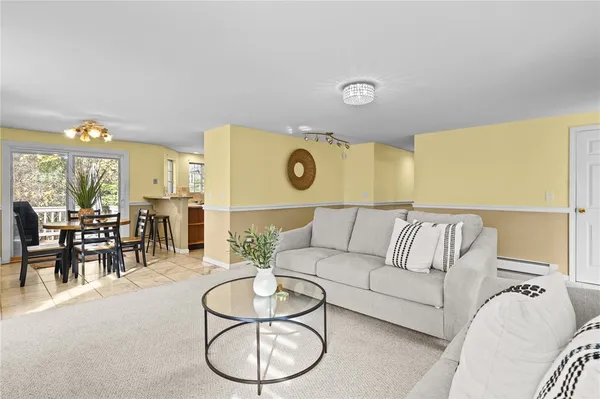 $379,900 | 15 Nipmuc Trail, Unit A, North Providence, RI 02904