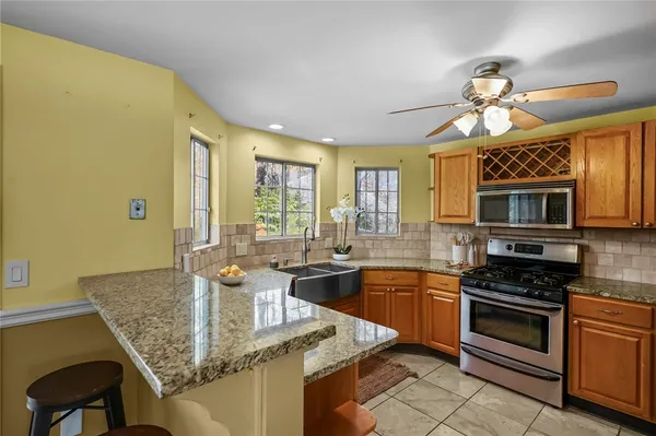 $379,900 | 15 Nipmuc Trail, Unit A, North Providence, RI 02904