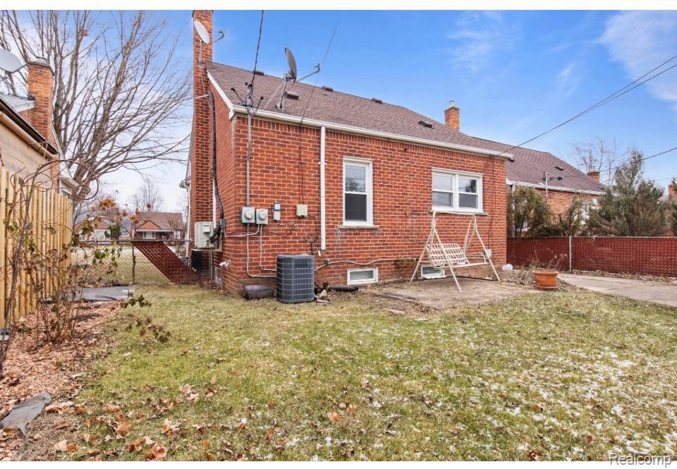 10049 Inkster Road Livonia, MI 48150 - Photo 3 of 17