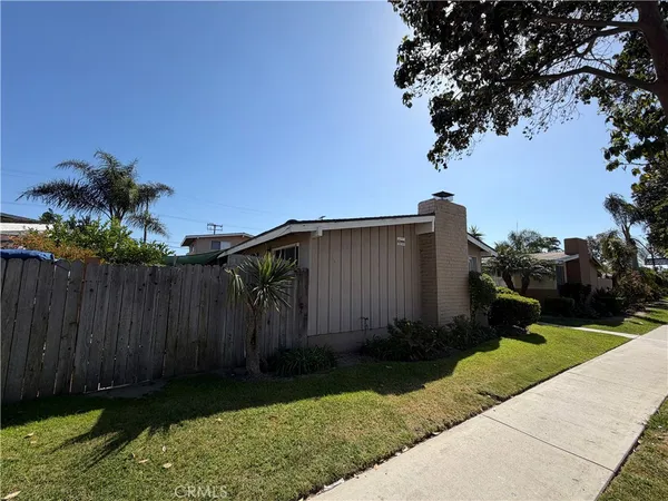 $1,675,000 | 1383 Baker Street, Costa Mesa, CA 92626